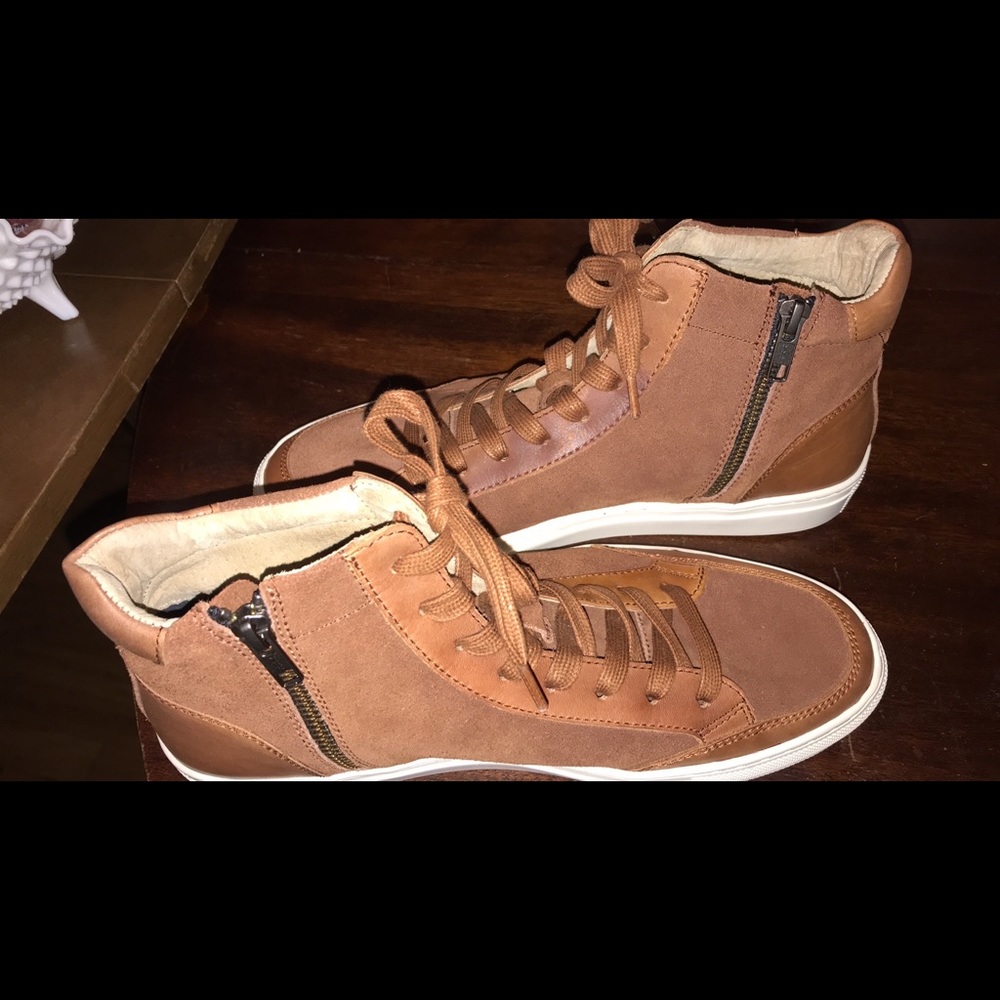 High Top Tennis Shoes, Men’s, Sz. 8 1/2 M